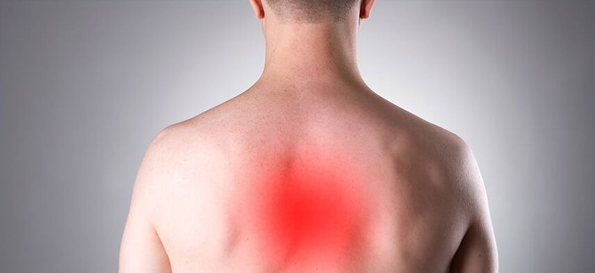 Apie krūtinės ląstos osteochondrozę praneša užsitęsęs stuburo skausmas